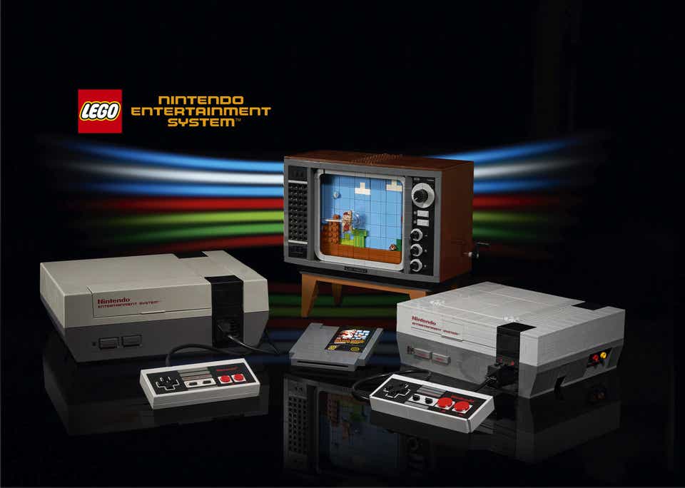 Deux consoles NES et un téléviseur en LEGO